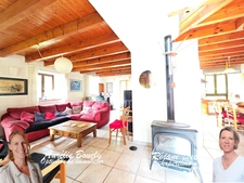 À vendre – Superbe maison en pierre avec dépendances et piscine