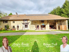 À vendre – Superbe maison en pierre avec dépendances et piscine