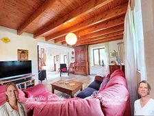 À vendre – Superbe maison en pierre avec dépendances et piscine