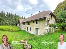 À vendre – Superbe maison en pierre avec dépendances et piscine