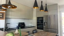 Appartement à vendre 4 pièces CHATEAUNEUF LE ROUGE avec terrasse plein ciel