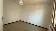 Maison de village avec terrasse à vendre 4 pièces TRETS (13)