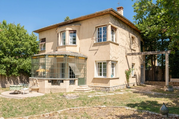 Maison de charme à vendre 10 pièces AIX EN PROVENCE (13)