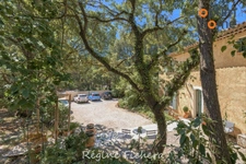 Puyloubier – Une élégante parenthèse provençale au pied de la montagne Sainte-Victoire