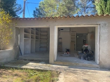 Terrain avec 2 constructions et une piscine à vendre aux Pinchinats à AIX EN PROVENCE (13)