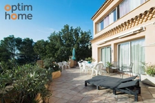 AIX-EN-PROVENCE – Propriété familiale et multi-usages de 360 m² avec piscine et espaces indépendants