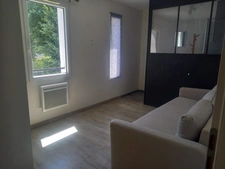 Maison récente meublée à louer avec piscine et jardin paysager – Sainte-Tulle (à 10 min de Manosque)