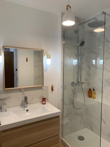 LARMOR-PLAGE ,  EXCLUSIVITÉ , APPARTEMENT VUE MER AVEC BALCON 