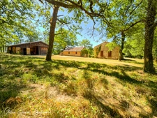 House and outbuildings in MAUZAC ET GRAND CASTANG (24)