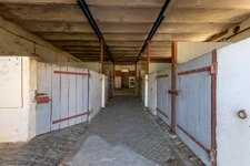 DOMAINE EQUESTRE - BOXES-MANEGE-CARRIERE-APPARTEMENT