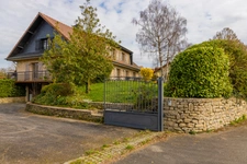 MAISON DE CARACTERE 270 M2 TERRAIN 19 ARES