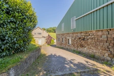 DOMAINE EQUESTRE - BOXES-MANEGE-CARRIERE-APPARTEMENT