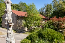 DOMAINE EQUESTRE - BOXES-MANEGE-CARRIERE-APPARTEMENT
