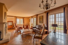 MAISON DE CARACTERE 270 M2 TERRAIN 19 ARES