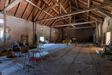 DOMAINE EQUESTRE - BOXES-MANEGE-CARRIERE-APPARTEMENT