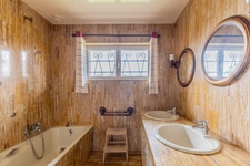 MAISON DE CARACTERE 270 M2 TERRAIN 19 ARES