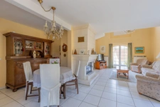MAISON DE CARACTERE 7 PIECES TERRAIN 9 ARES 44