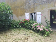 ELEGANTE MAISON LORRAINE DU XVIIIè ET GRANGE