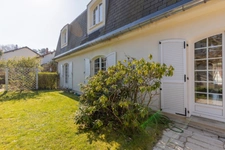 MAISON DE CARACTERE 7 PIECES TERRAIN 9 ARES 44