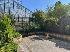PROCHE METZ-TERRAIN 44 ARES ZONE UA/MAISON 140M2/SERRES HORTICOLES