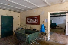DOMAINE EQUESTRE - BOXES-MANEGE-CARRIERE-APPARTEMENT