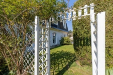 MAISON DE CARACTERE 7 PIECES TERRAIN 9 ARES 44