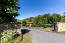 DOMAINE EQUESTRE - BOXES-MANEGE-CARRIERE-APPARTEMENT