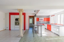 DOMAINE EQUESTRE - BOXES-MANEGE-CARRIERE-APPARTEMENT