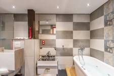 DOMAINE EQUESTRE - BOXES-MANEGE-CARRIERE-APPARTEMENT