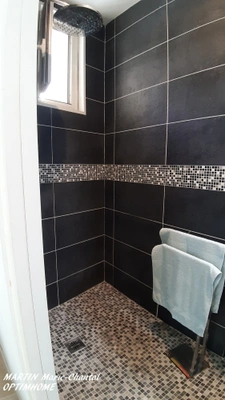 MARSEILLE 5° RUE DES VERTUS LA LOUBIERE REZ DE JARDIN 76,50 m² - GARAGE 27 m² - CAVE 18,7 m² JARDIN 73,8 m²