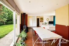 ELEGANTE CONTEMPORAINE DE PLAIN-PIED BAIGNÉE DE LUMIERE