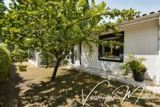 SAINTE-EULALIE – PLAIN-PIED, 3 CHAMBRES, BUREAU, PISCINE ET DOUBLE GARAGE