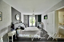 ENTRE LATRESNE ET CENAC - MAISON FAMILIALE - 5 CHAMBRES, PISCINE, JACUZZI SUR 2500M2