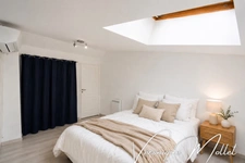 AU CŒUR DE SAINT ANDRE DE CUBZAC – Maison de ville, 2 chambres, 2 WC, buanderie, climatisation, tout à pieds !  