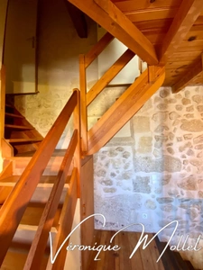 MAISON EN PIERRE ATYPIQUE ! UN VÉRITABLE COUP DE CŒUR 