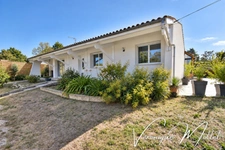 MAISON FAMILIALE AVEC TRÈS GRANDE PISCINE - Secteur Sud, dans un environnement résidentiel calme et privilégié. 