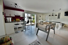 ENTRE LATRESNE ET CENAC - MAISON FAMILIALE - 5 CHAMBRES, PISCINE, JACUZZI SUR 2500M2