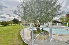 ENTRE LATRESNE ET CENAC - MAISON FAMILIALE - 5 CHAMBRES, PISCINE, JACUZZI SUR 2500M2