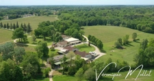 DOMAINE A SADIRAC - ENTRE DEUX MERS  -  A 16kms de BORDEAUX - 45 minutes aéroport Bordeaux .