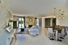  SOUS OFFRE ACCEPTÉE !! Élégante maison familiale avec piscine au sein d’une magnifique parcelle ! 