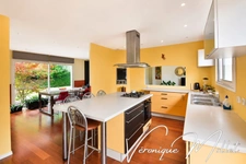 ELEGANTE CONTEMPORAINE DE PLAIN-PIED BAIGNÉE DE LUMIERE
