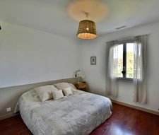  SOUS OFFRE ACCEPTÉE !! Élégante maison familiale avec piscine au sein d’une magnifique parcelle ! 