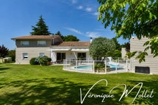 ENTRE LATRESNE ET CENAC - MAISON FAMILIALE - 5 CHAMBRES, PISCINE, JACUZZI SUR 2500M2