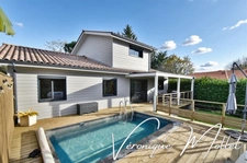 Maison familiale 4 chambres avec piscine aux portes de LATRESNE  