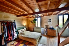 MAISON EN PIERRE ATYPIQUE ! UN VÉRITABLE COUP DE CŒUR 