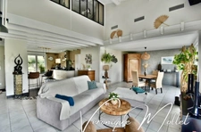 ENTRE LATRESNE ET CENAC - MAISON FAMILIALE - 5 CHAMBRES, PISCINE, JACUZZI SUR 2500M2