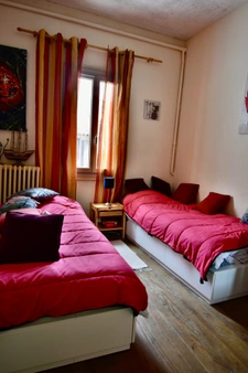 ARTIGUES PRES BORDEAUX - MAISON ART DECO ET AVEC 280m2 DE DÉPENDANCES 