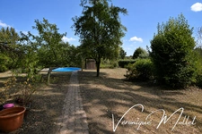LIGNAN DE BORDEAUX - AUX PORTES DE FARGUES ST HILAIRE - SUR 2591M2 ET SUR SOUS-SOL INTEGRAL