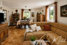 LIGNAN DE BORDEAUX - AUX PORTES DE FARGUES ST HILAIRE - SUR 2591M2 ET SUR SOUS-SOL INTEGRAL