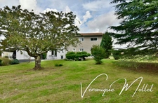 ENTRE LATRESNE ET CENAC - MAISON FAMILIALE - 5 CHAMBRES, PISCINE, JACUZZI SUR 2500M2